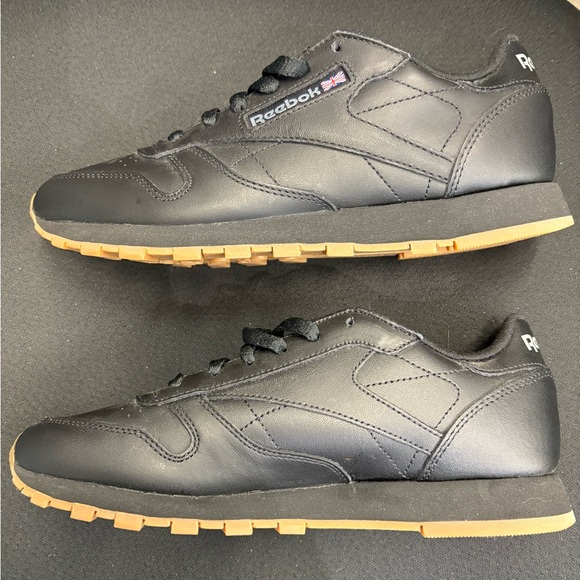 Reebok Classic trainers, black. Size 7.5 - Picture 3 of 3